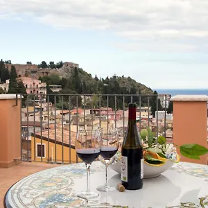 Vilagos & Loft Apartament Taormina